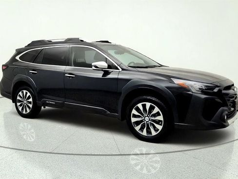 Used 2023 Subaru Outback Touring AWD/4WD image 3