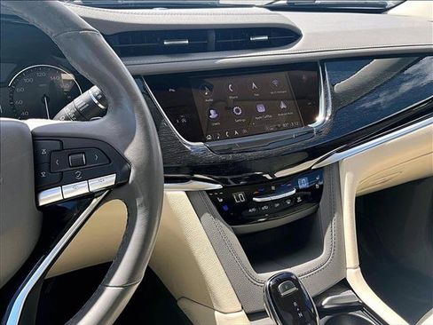 Used 2024 Cadillac XT6 Premium Luxury FWD image 8