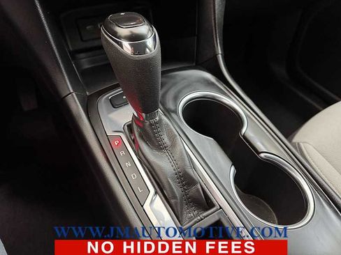 Used 2021 Chevrolet Equinox LS image 29