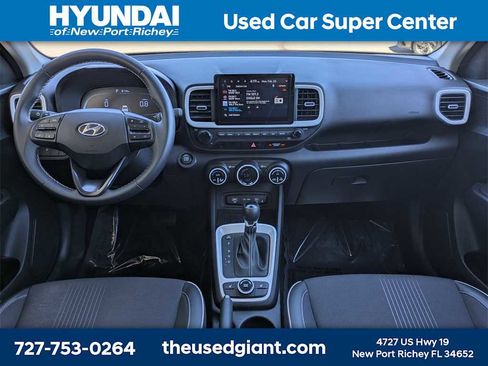 Certified 2023 Hyundai Venue Limited w/ Cargo Package image 15