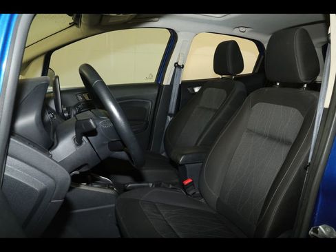 Used 2020 Ford EcoSport SE FWD image 2