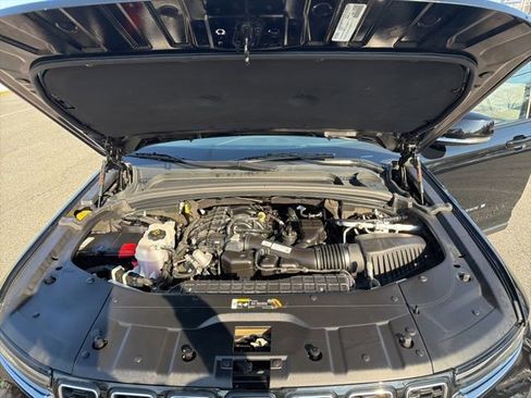 Used 2023 Jeep Grand Cherokee Limited image 25