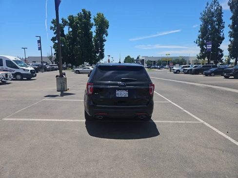 Used 2018 Ford Explorer XLT w/ Equipment Group 202A FWD image 6