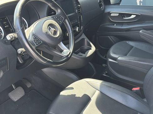 Used 2023 Mercedes-Benz Metris Passenger image 5