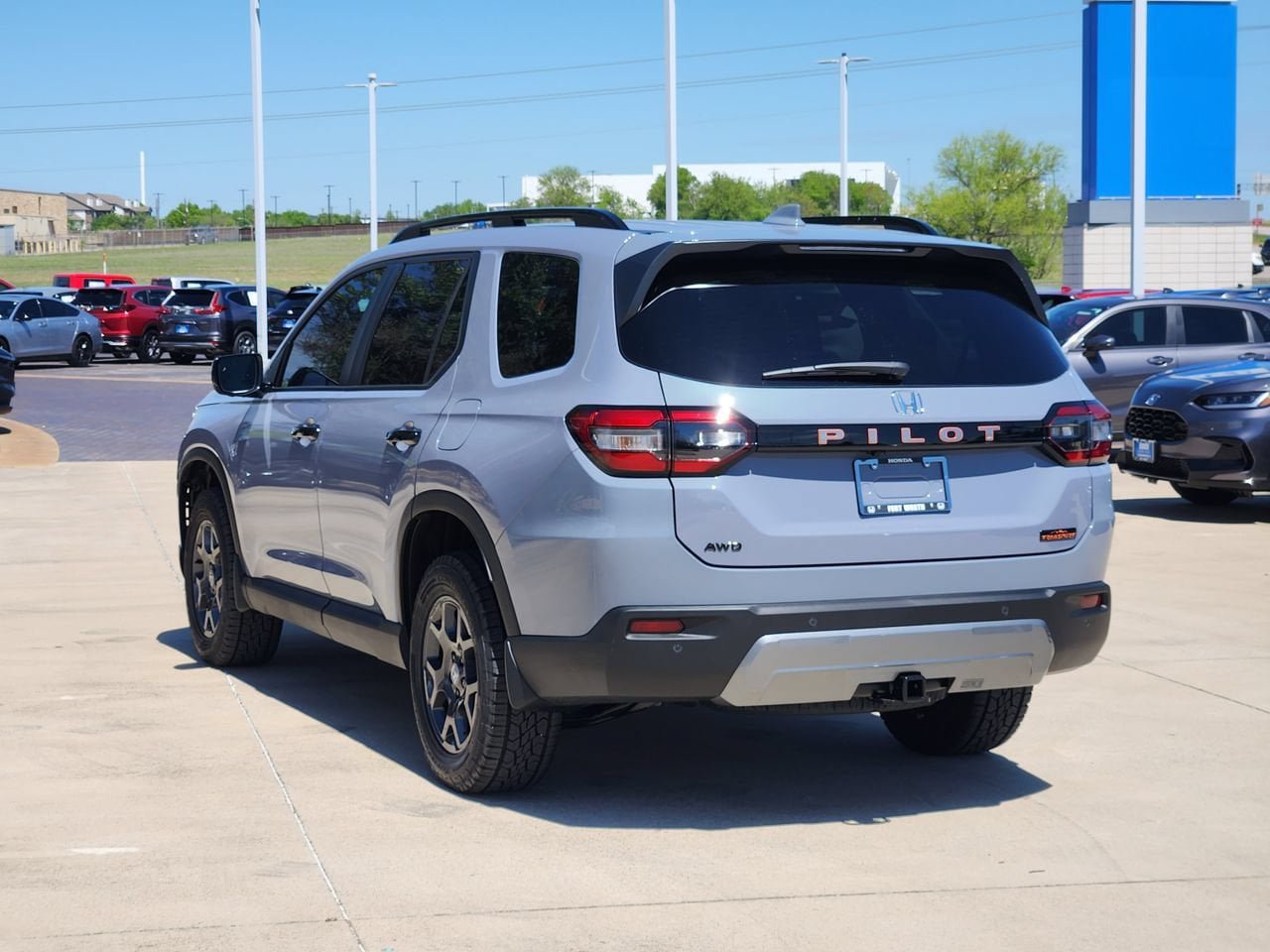 New 2026 Honda Pilot TrailSport image 4