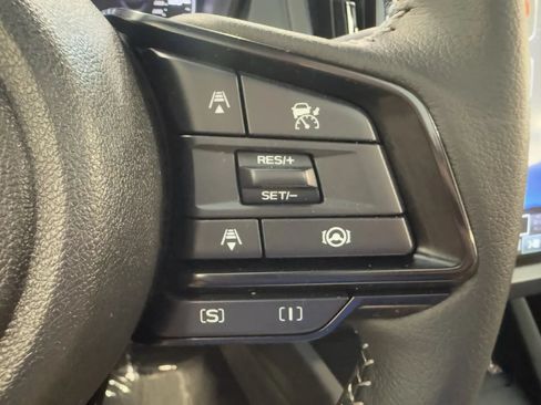 Used 2025 Subaru Forester Premium AWD/4WD image 32
