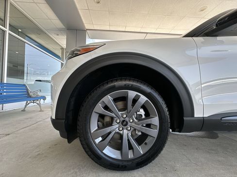 Used 2022 Ford Explorer XLT w/ Equipment Group 202A RWD image 30