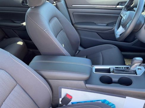 New 2025 Nissan Altima 2.5 SV image 12