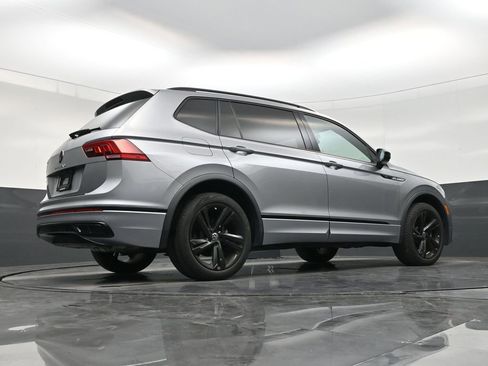 Used 2023 Volkswagen Tiguan SE R-Line FWD image 24