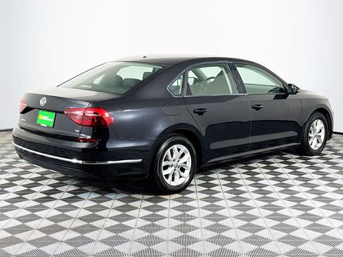 Used 2018 Volkswagen Passat 2.0T S image 10