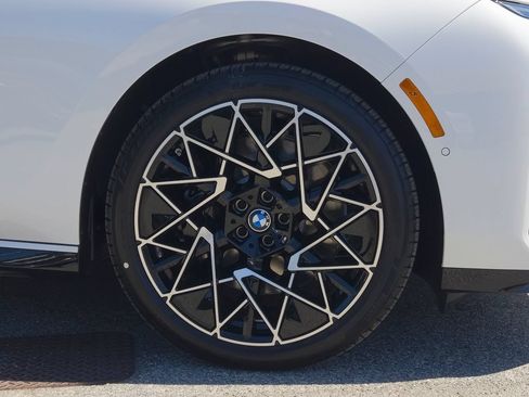 New 2027 BMW 740i w/ Executive Package RWD image 4