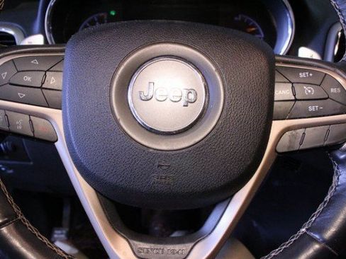 Used 2016 Jeep Grand Cherokee Limited image 22