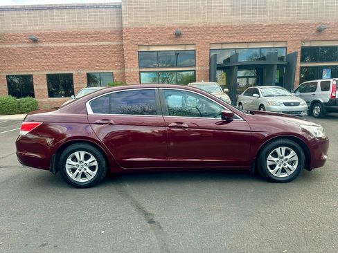 Used 2010 Honda Accord LX-P image 4
