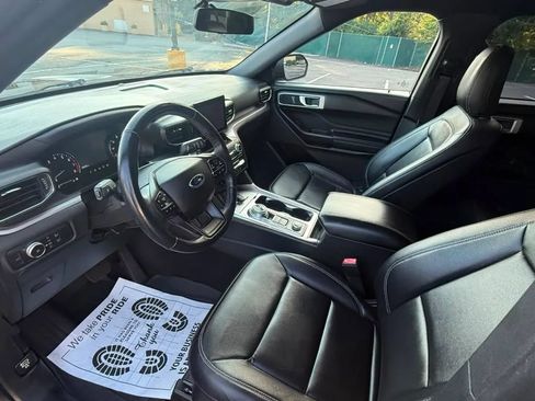 Used 2020 Ford Explorer XLT w/ Equipment Group 202A AWD/4WD image 9