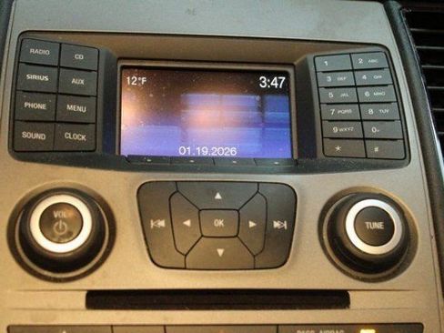 Used 2017 Ford Taurus SE image 21