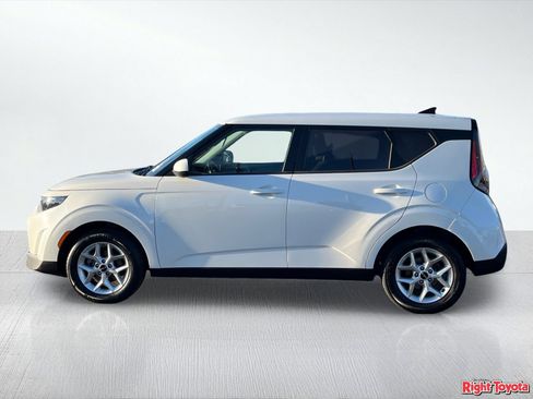 Used 2025 Kia Soul LX w/ LX Technology Package FWD image 3