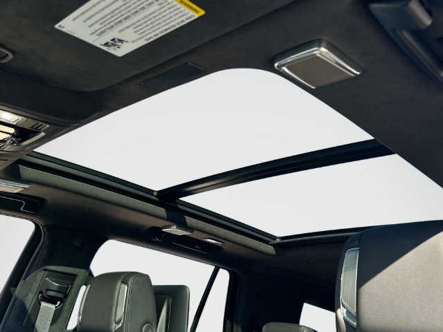 New 2026 Cadillac Escalade V w/ LPO, ONYX Package AWD/4WD image 9