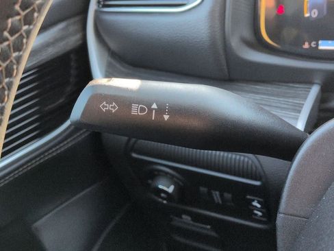 Used 2024 Jeep Wagoneer Series II w/ Flexible Seating Group image 26