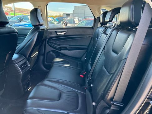 Used 2022 Ford Edge Titanium AWD/4WD image 16