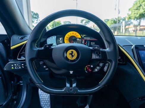 Used 2022 Ferrari Roma RWD image 35
