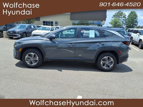 Used 2026 Hyundai Tucson Blue SE AWD/4WD image 2