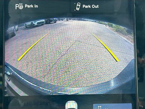 Used 2019 Volvo XC40 T4 R-Design FWD image 14
