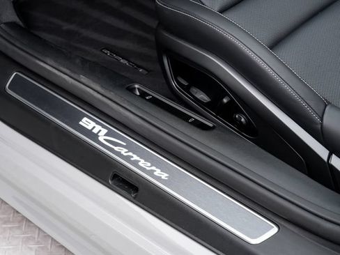Certified 2024 Porsche 911 Carrera RWD image 11