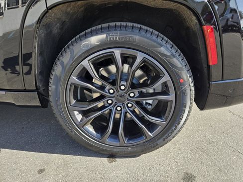 New 2026 Jeep Grand Wagoneer Summit image 36