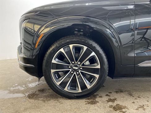 Used 2026 Cadillac Vistiq Sport image 12