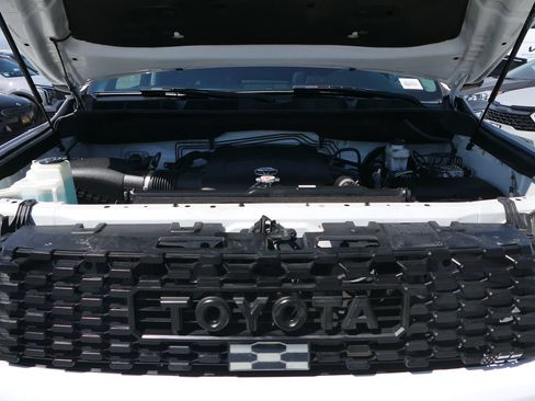Used 2019 Toyota Tundra Limited w/ Limited Premium Package AWD/4WD image 31
