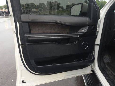 Used 2020 Ford Expedition Limited w/ Equipment Group 301A AWD/4WD image 25