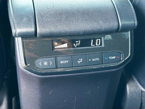 Used 2023 Toyota Highlander FWD image 20