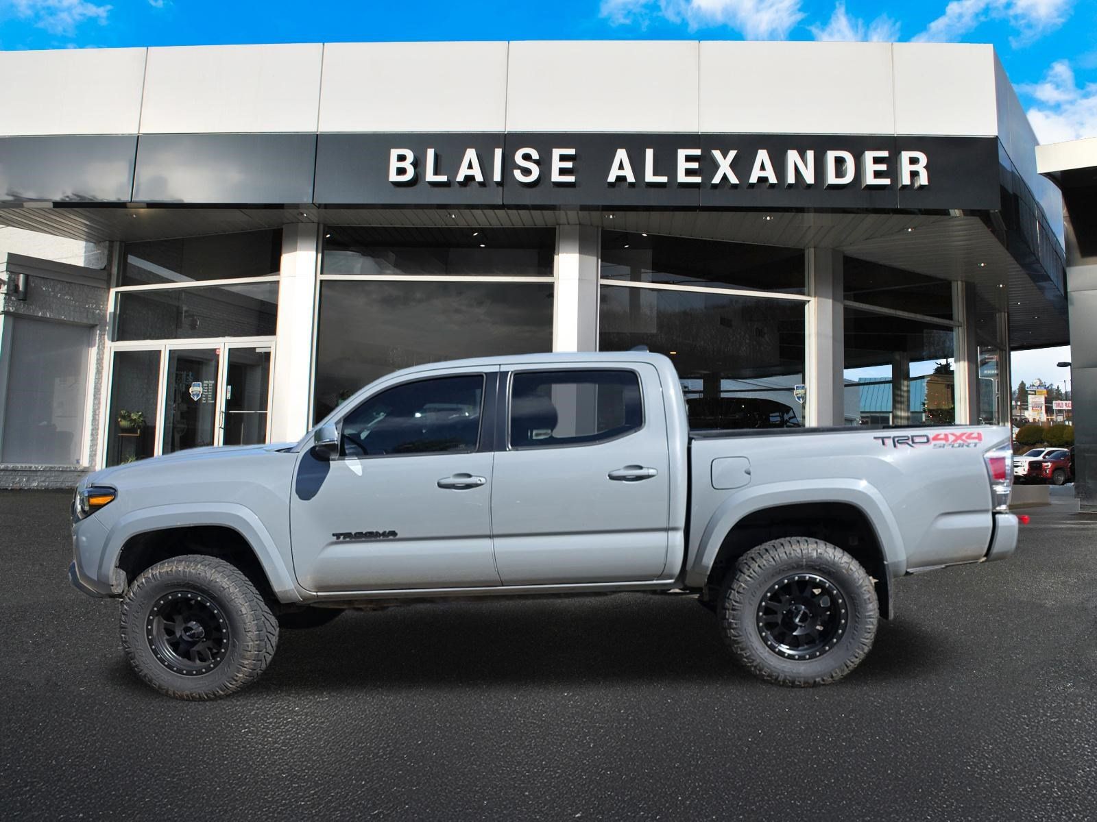 Used 2020 Toyota Tacoma TRD Sport w/ Technology Package AWD/4WD image 9