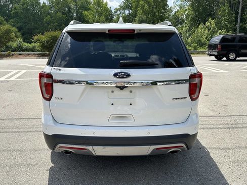 Used 2016 Ford Explorer XLT w/ Equipment Group 202A FWD image 7