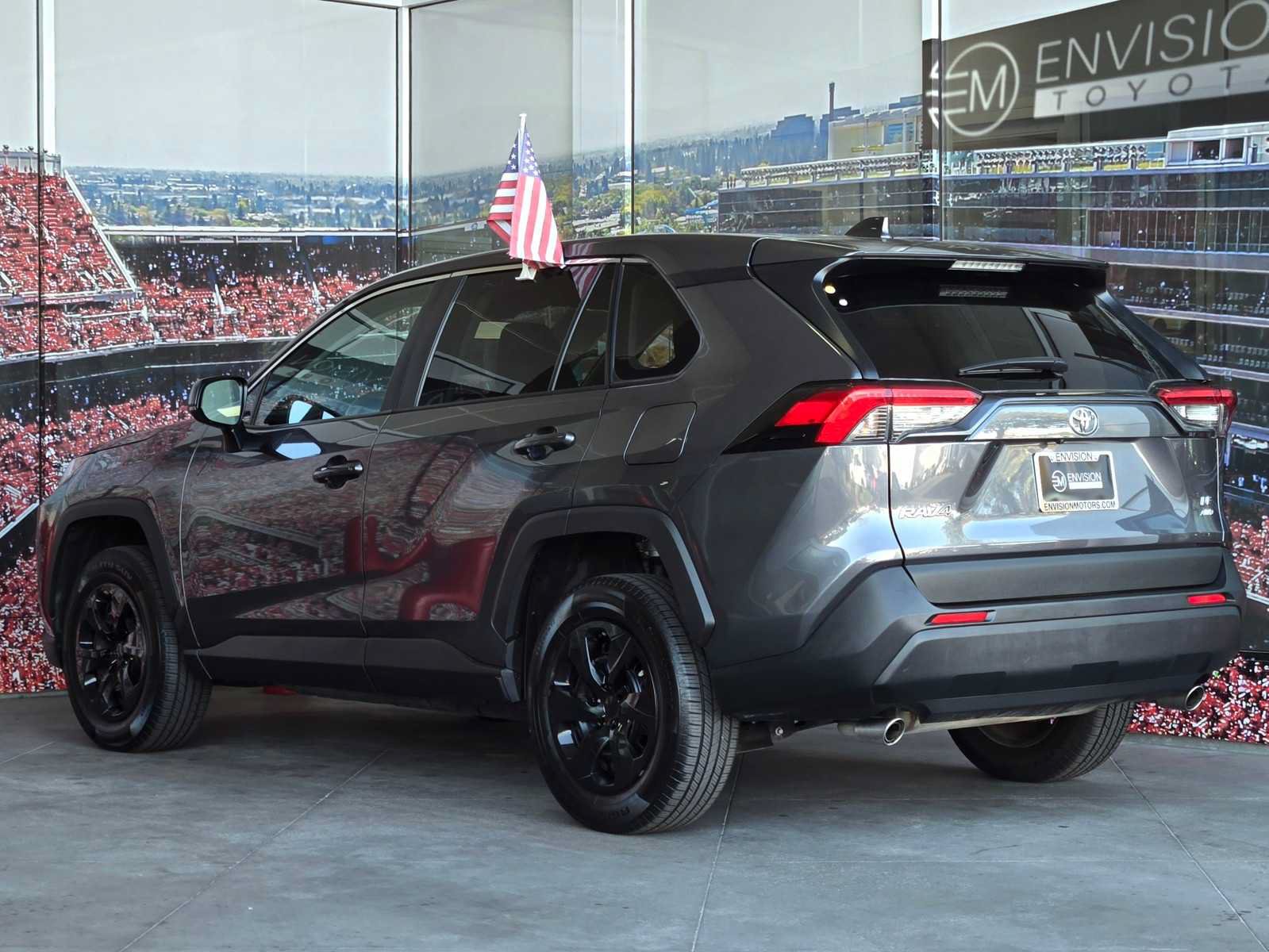 Certified 2025 Toyota RAV4 LE AWD/4WD image 5