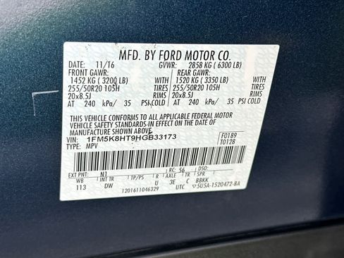 Used 2017 Ford Explorer Platinum image 32