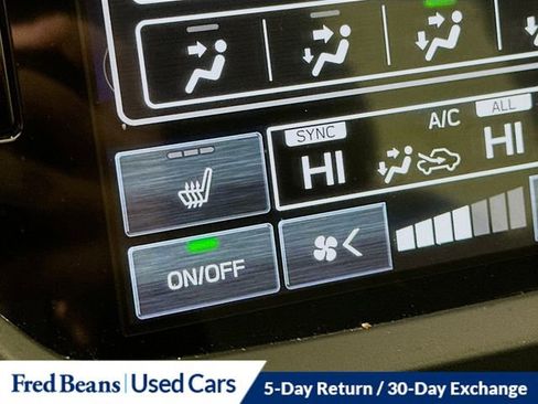 Used 2025 Subaru Forester Premium image 21