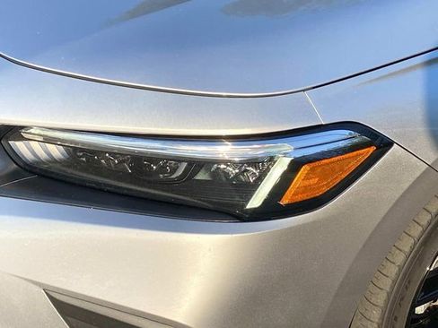 Used 2024 Honda Civic Sport image 3