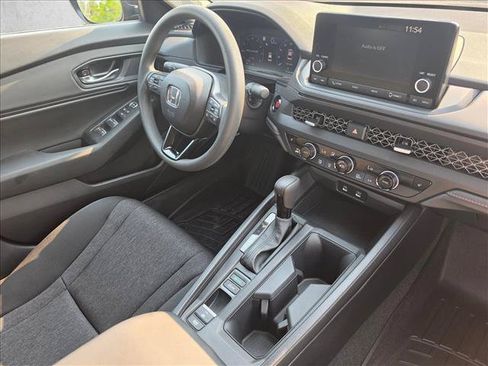 Used 2025 Honda Accord SE image 10