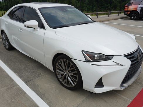 Used 2017 Lexus IS 200t RWD image 3