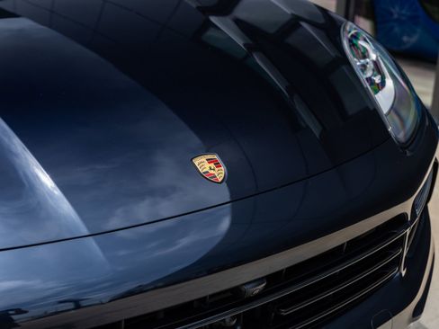Certified 2021 Porsche Cayenne Coupe AWD/4WD image 19