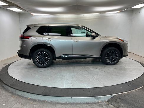 New 2026 Nissan Rogue Platinum w/ Platinum Premium Package image 6