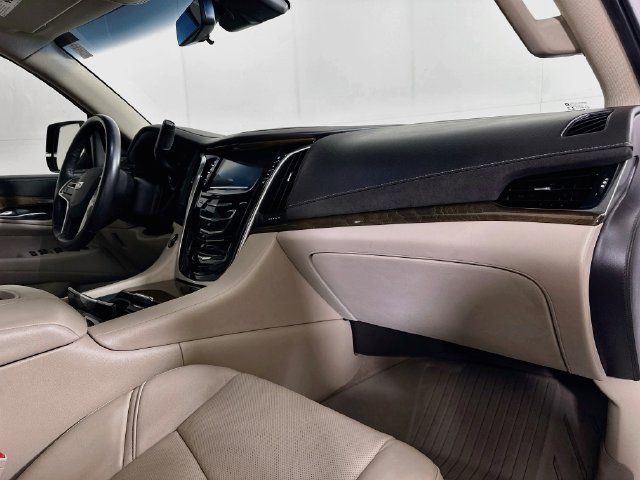 Used 2019 Cadillac Escalade Premium Luxury AWD/4WD image 39