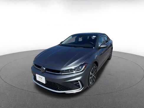 Used 2025 Volkswagen Jetta SE image 7