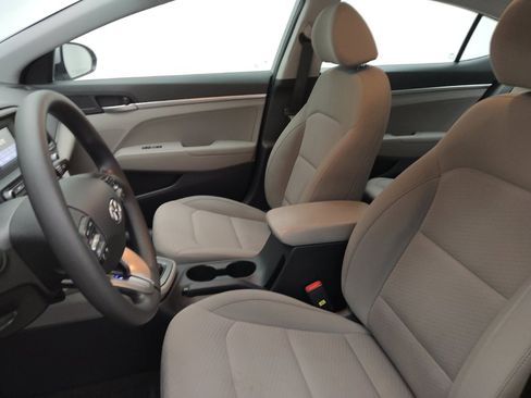 Used 2019 Hyundai Elantra SE FWD image 17