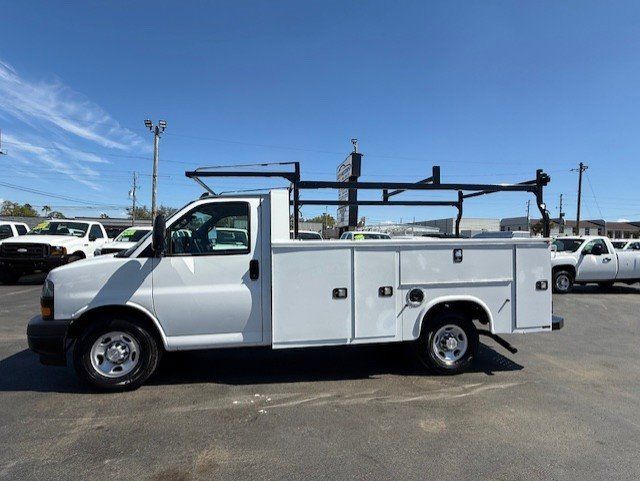 Used 2019 Chevrolet Express 3500 RWD image 10