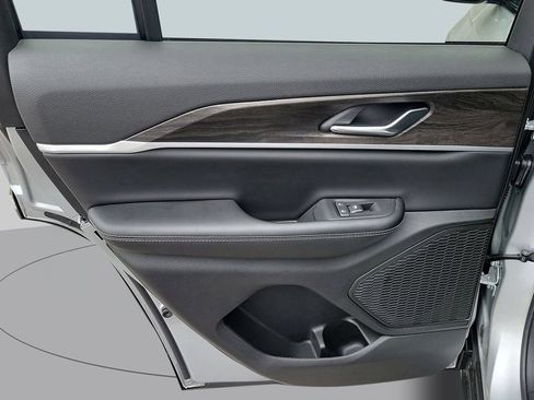 New 2026 Jeep Grand Cherokee Altitude AWD/4WD image 19