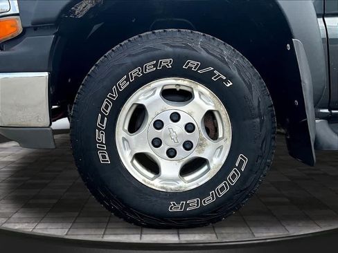 Used 2005 Chevrolet Tahoe LS w/ Preferred Equipment Group AWD/4WD image 30