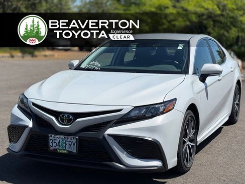 Used 2024 Toyota Camry SE FWD image 1