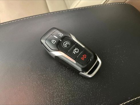Used 2016 Ford Explorer Platinum AWD/4WD image 36